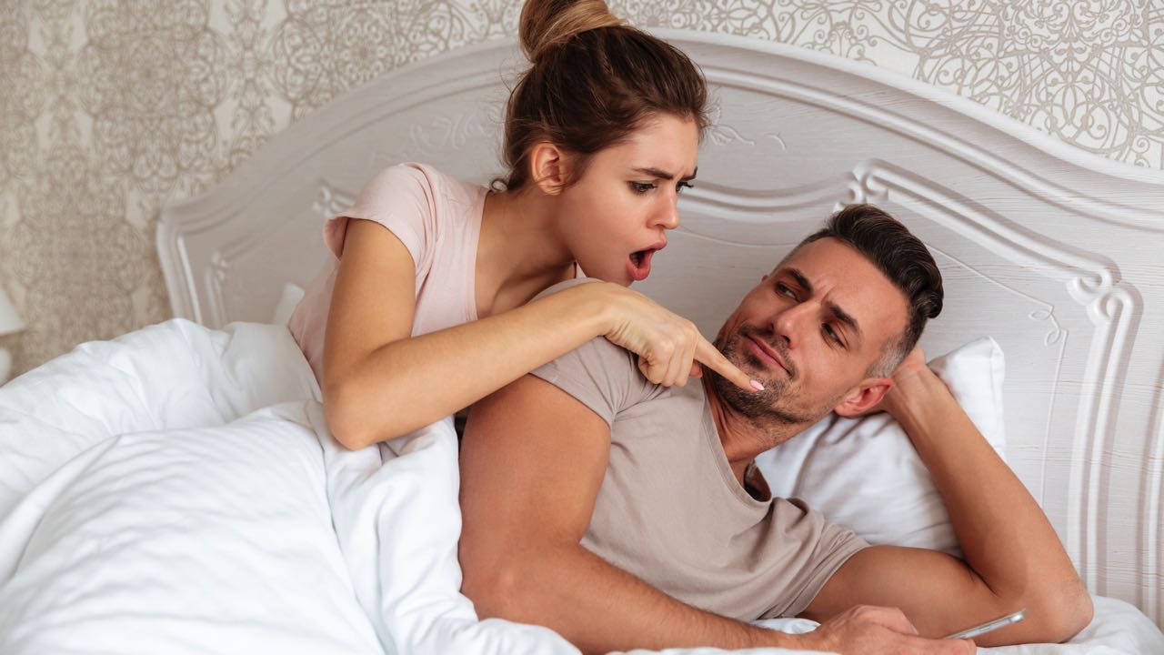 Signs He is Cheating on You