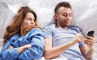 Common Myths About “Keeping” a Guy