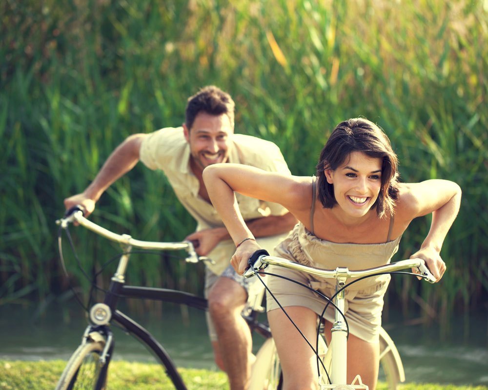 Show Interest Without a Chase: Invitations, Mutual Effort and Boundaries